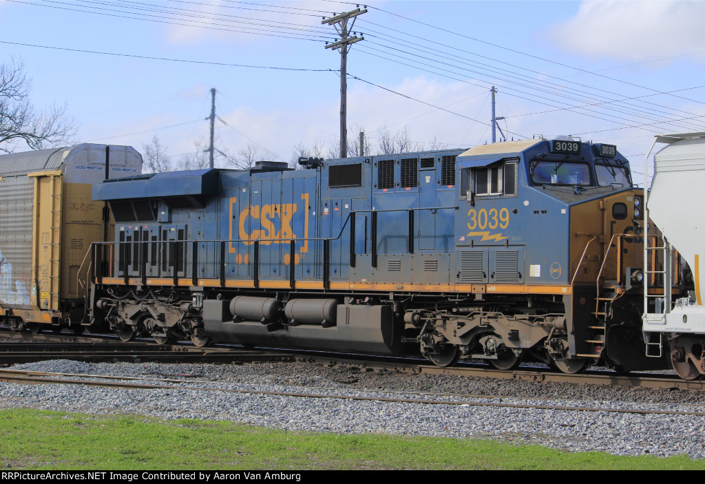 CSXT M601 Mid Train DP